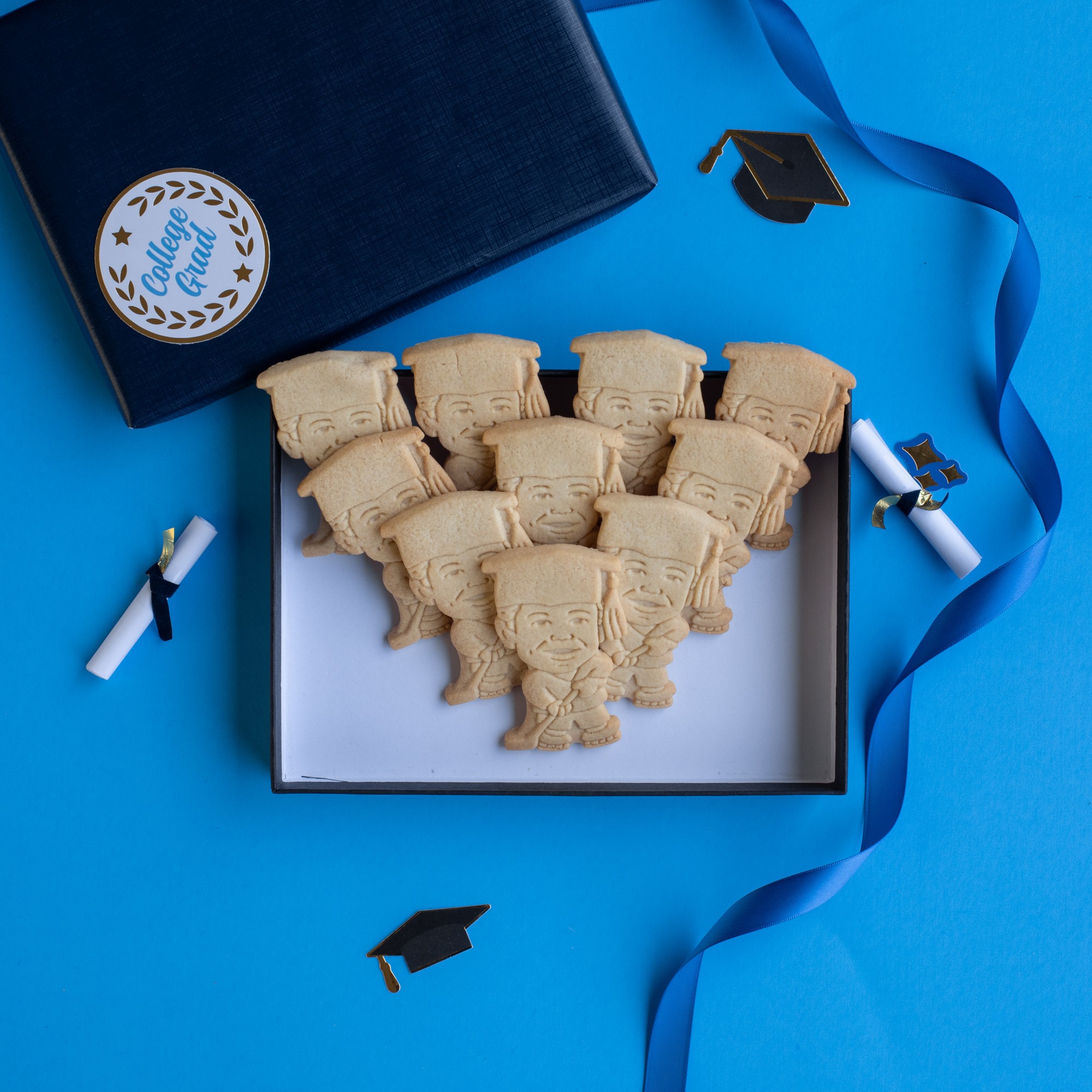 Your grad's face. On a cookie. Seriously.